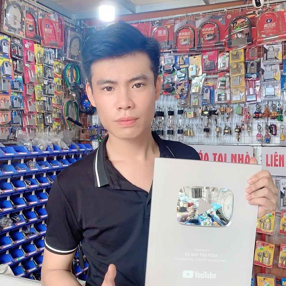 Kỳ Anh Thợ Khóa